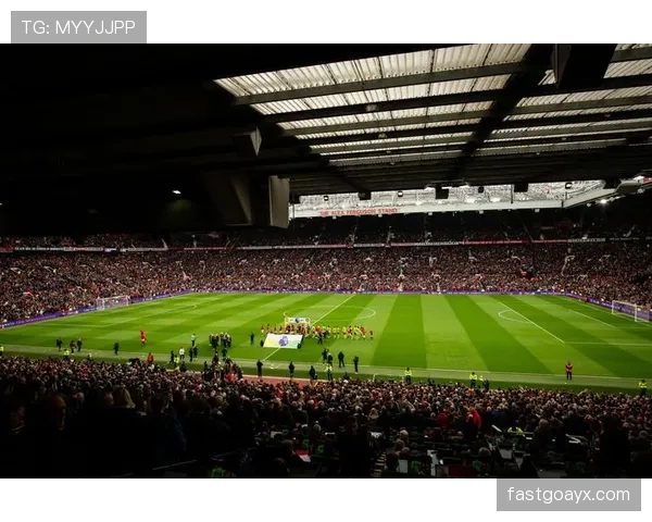 英超焦点战:卢顿主场迎战曼联,力争赛季首胜 英超焦点战:卢顿主场迎战曼联,力争赛季首胜