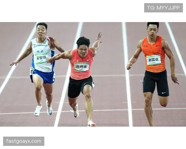 苏炳添家那辆平底大拖鞋开着像要去遛街，谁能想到赛场上跑得比风还快？